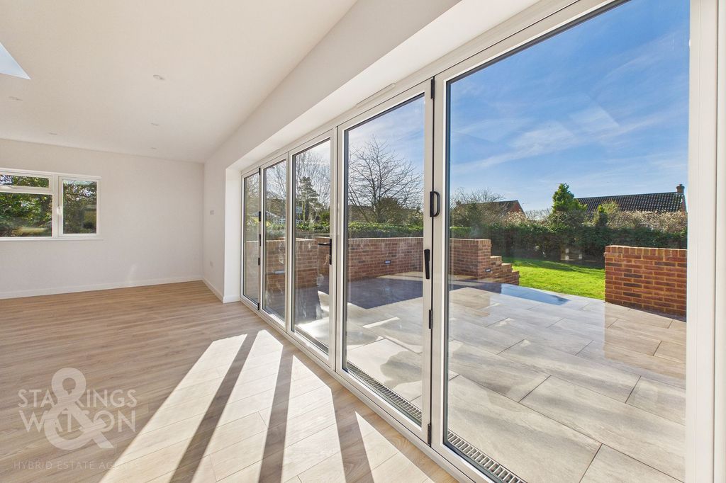 Property photo 3 of 34