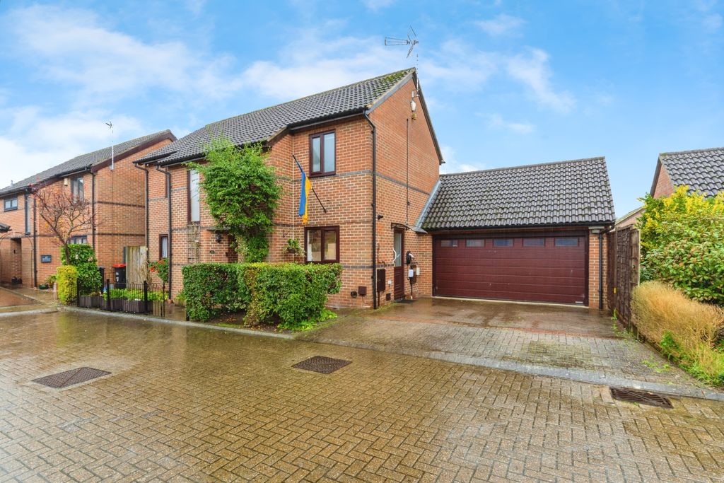 Property photo 1 of 20