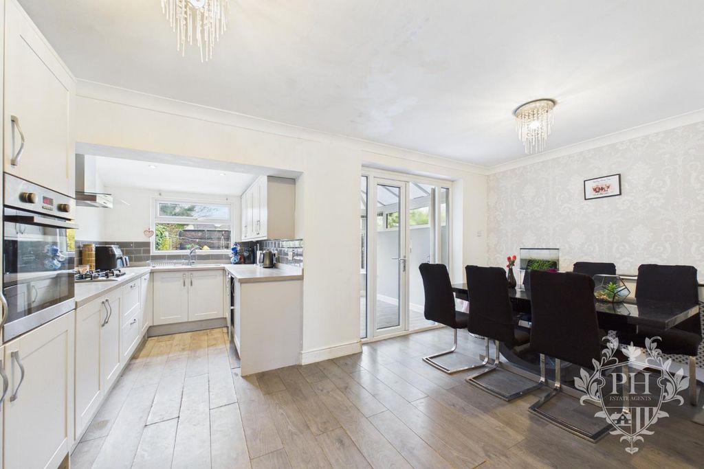 Property photo 3 of 16 Cam02002G0-Pr0284-Still008.Jpg