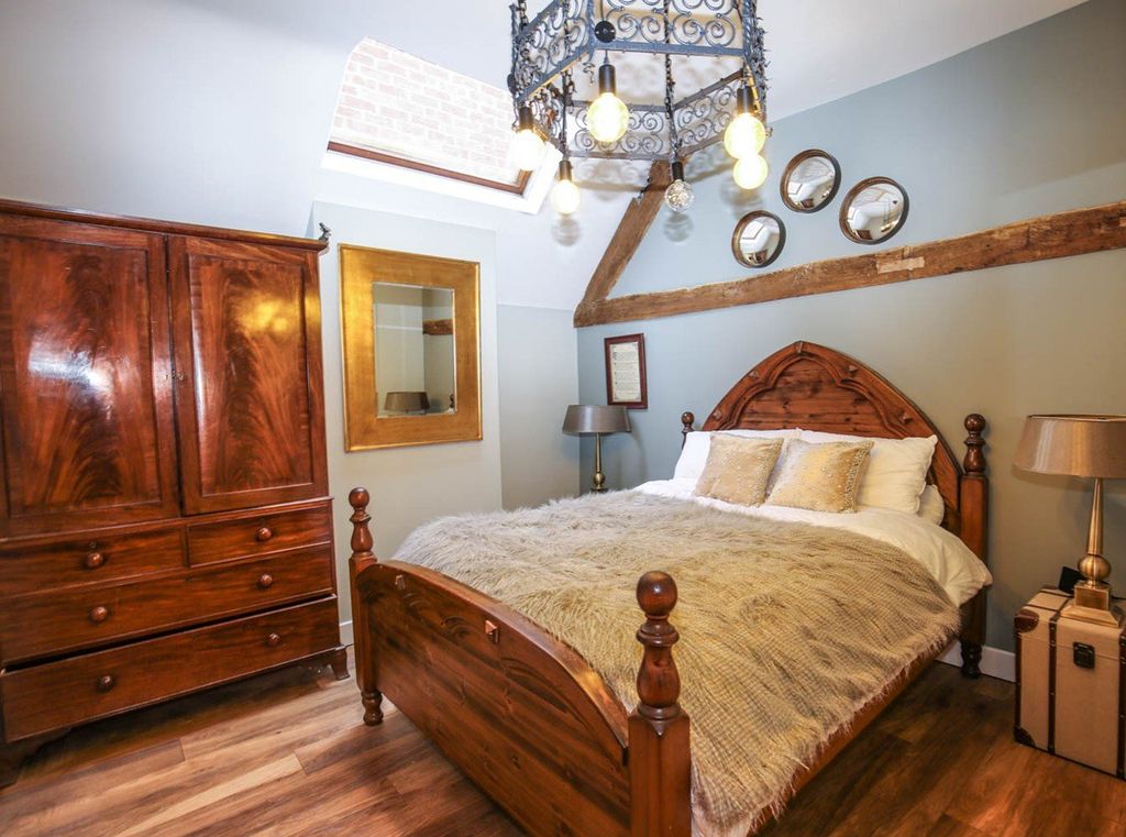 Property photo 2 of 9 Bedroom 1