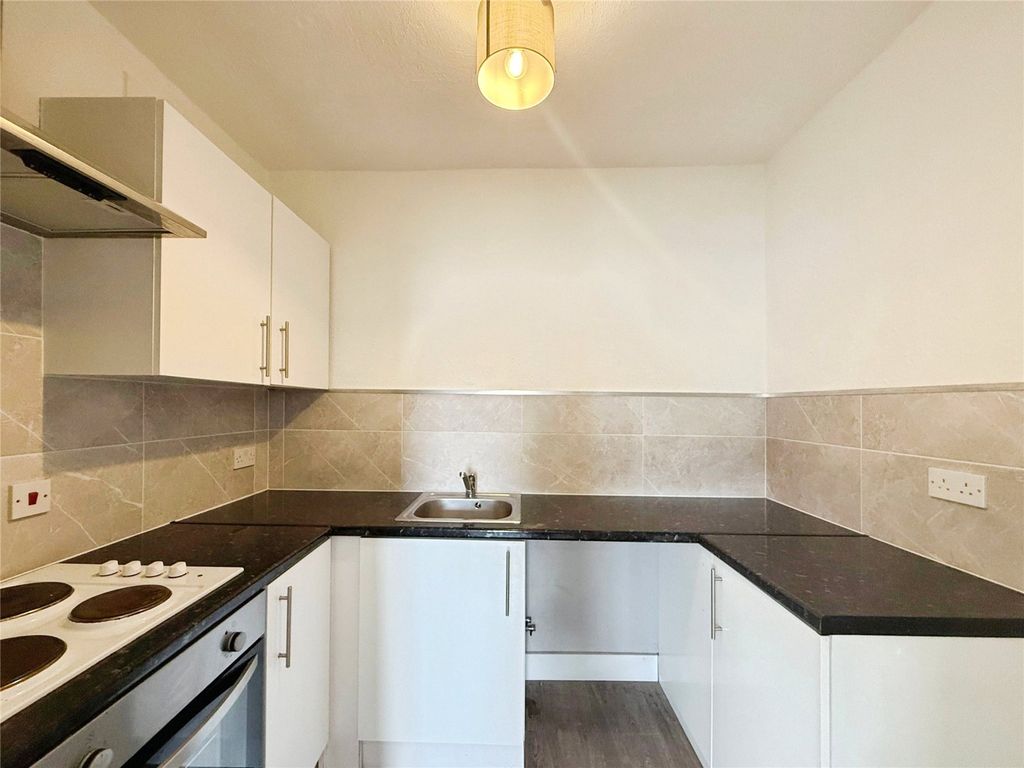 Property photo 1 of 7 Kitchen