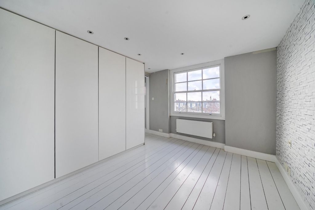 Property photo 3 of 18 Picture No. 16