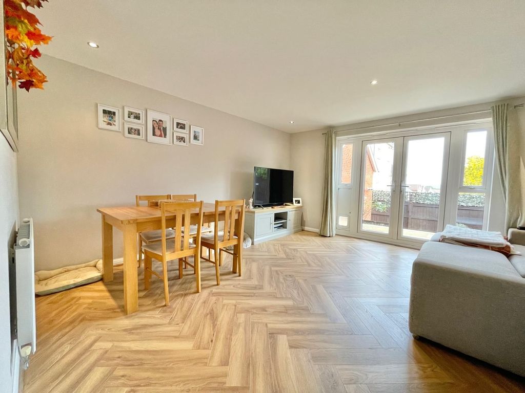 Property photo 2 of 22