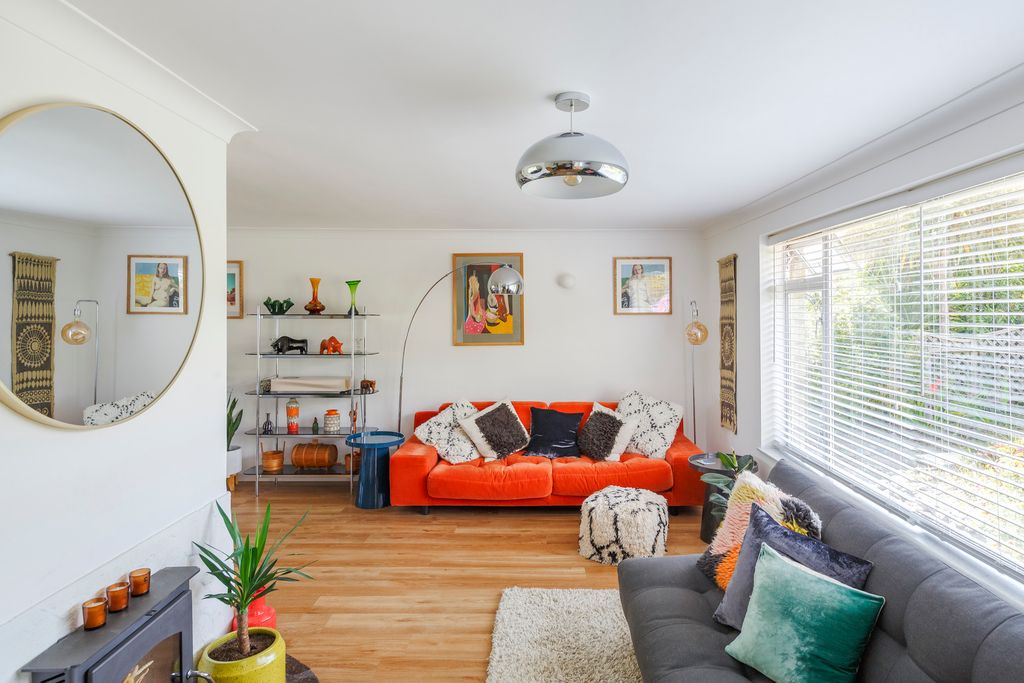 Property photo 2 of 24 160506 - Gwelanmor Road, St Ives-3.Jpg