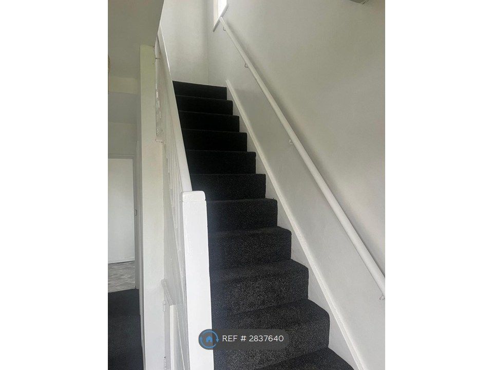 Property photo 3 of 35