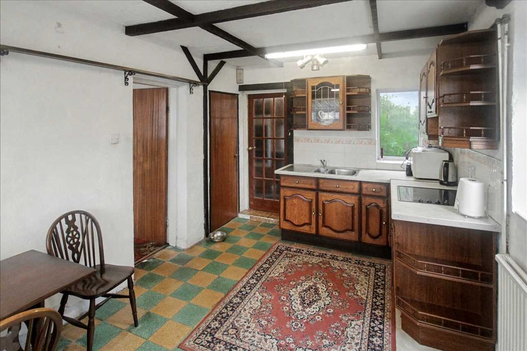 Property photo 3 of 17 Kitchen/Diner