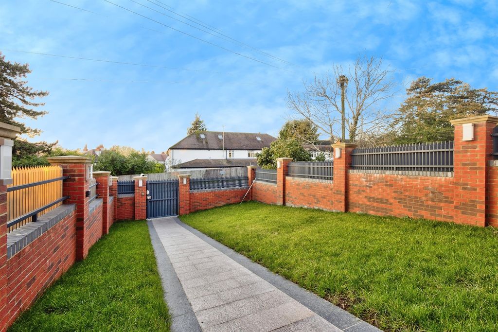 Property photo 2 of 24