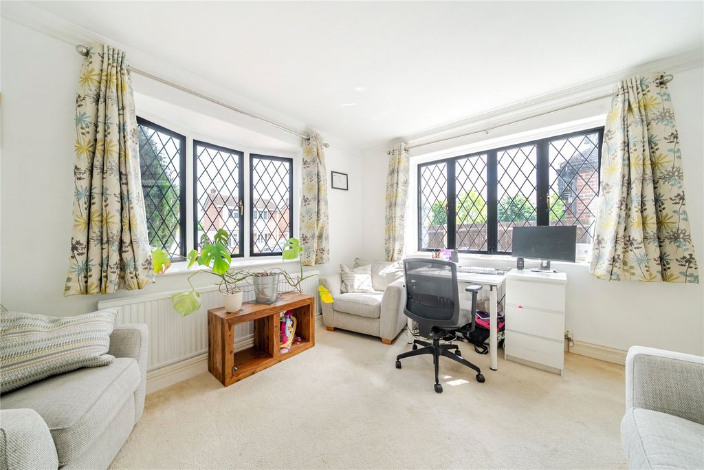 Property photo 2 of 17 Picture No. 13