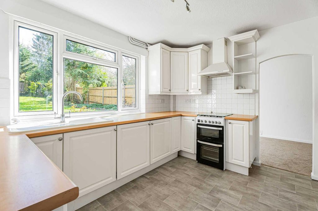 Property photo 3 of 22 Kitchen