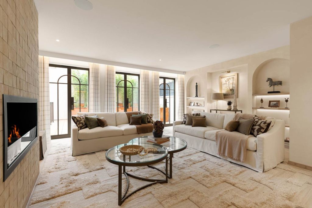 Property photo 1 of 28