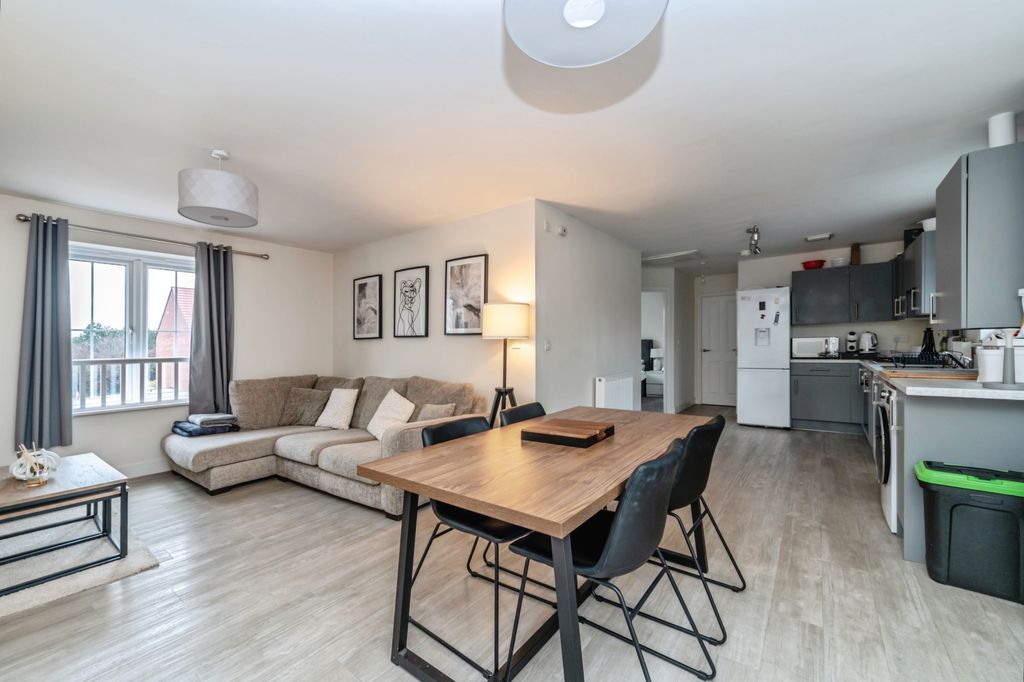 Property photo 3 of 14