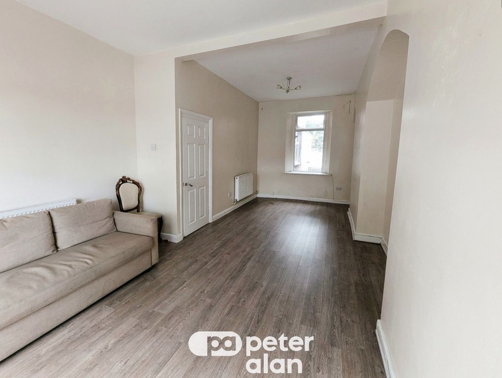 Property photo 2 of 12 Image