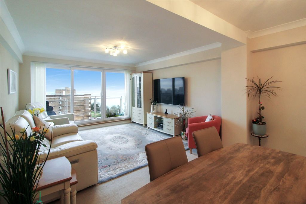 Property photo 2 of 18 Picture No. 10