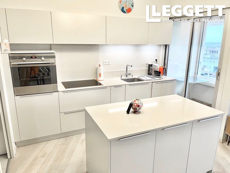 Property photo 3 of 8