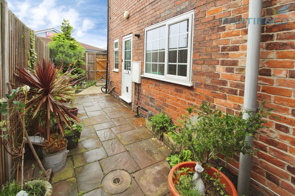 Property photo 1 of 2