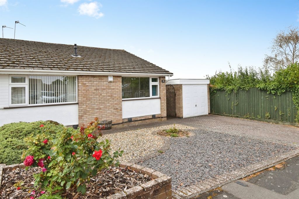 Property photo 2 of 25