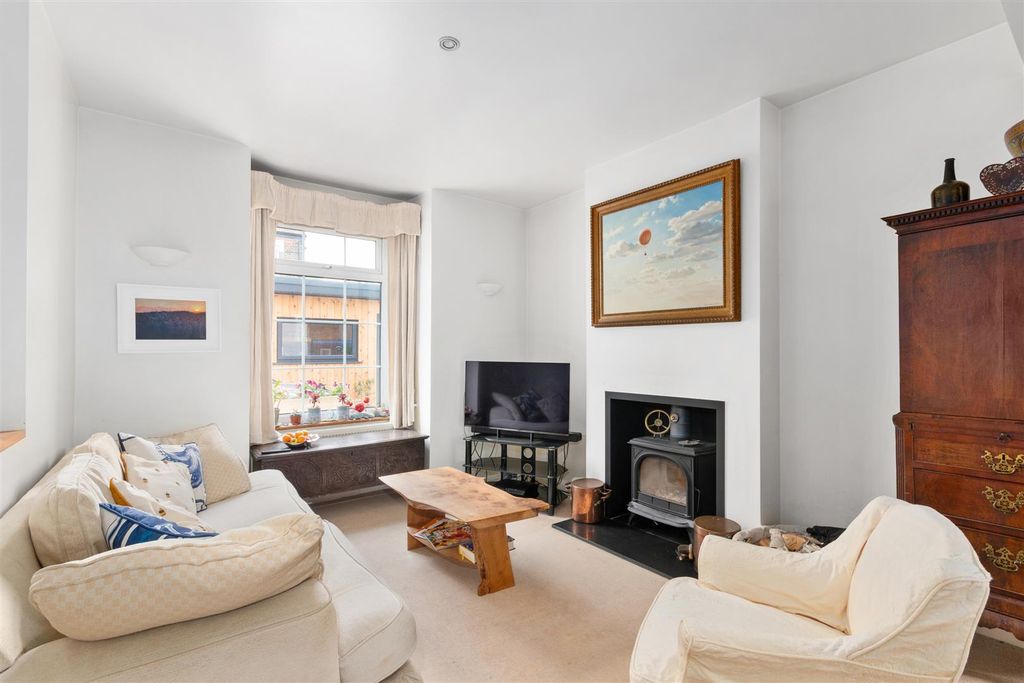 Property photo 2 of 11