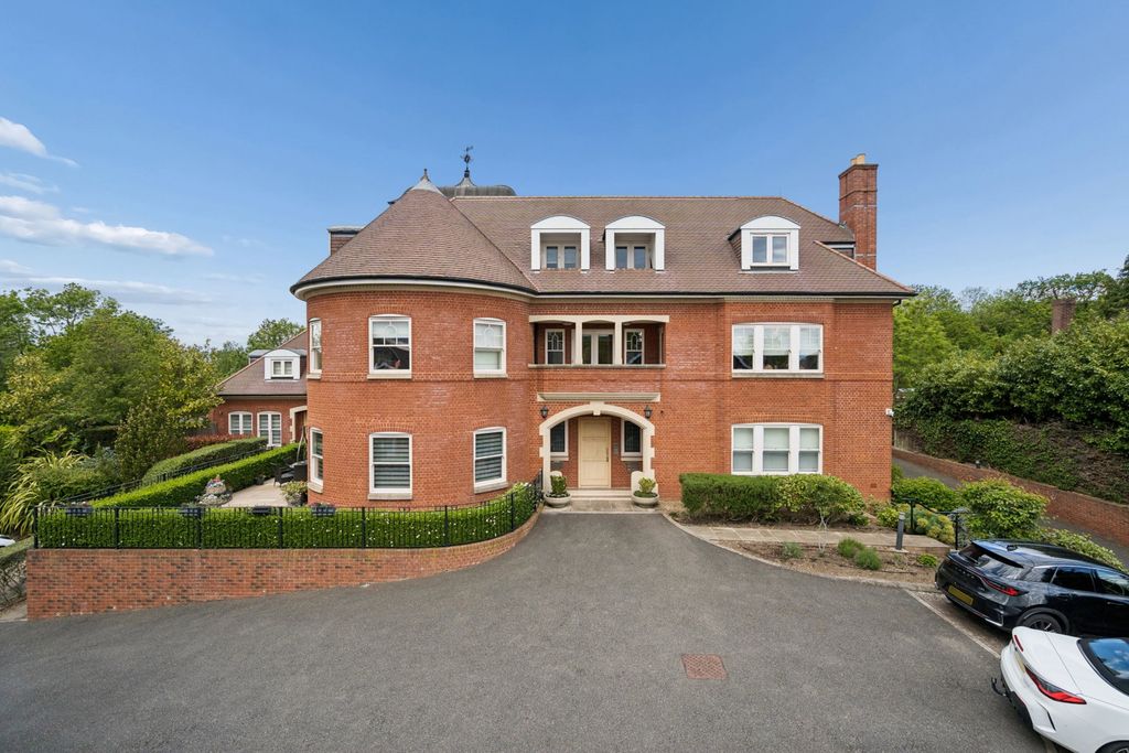 Property photo 1 of 24