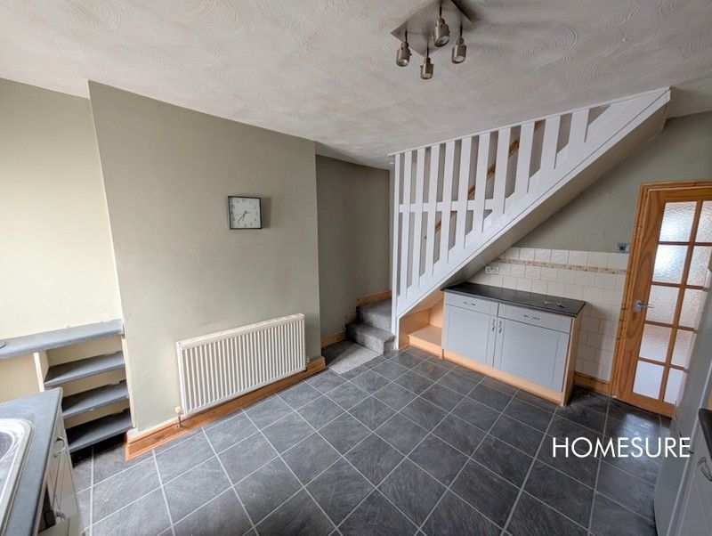 Property photo 3 of 6 Kitchen