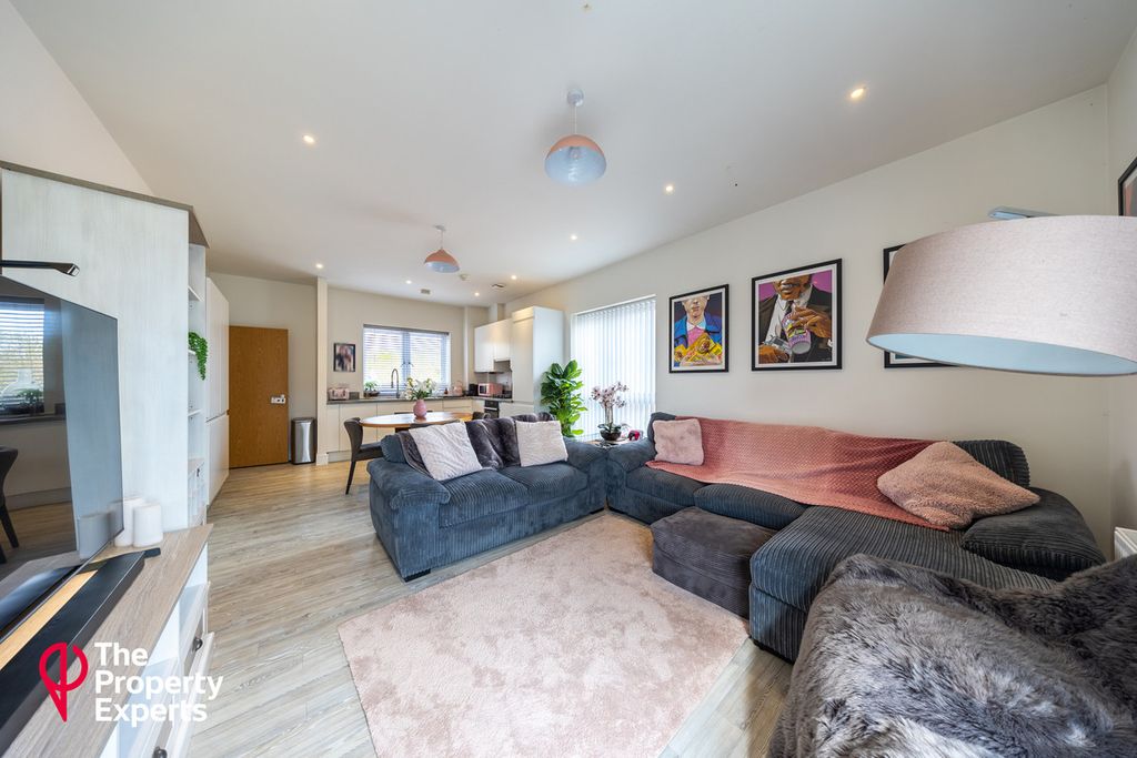 Property photo 3 of 14