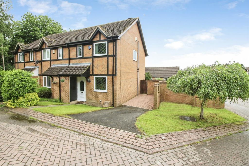 Property photo 1 of 14 Outside