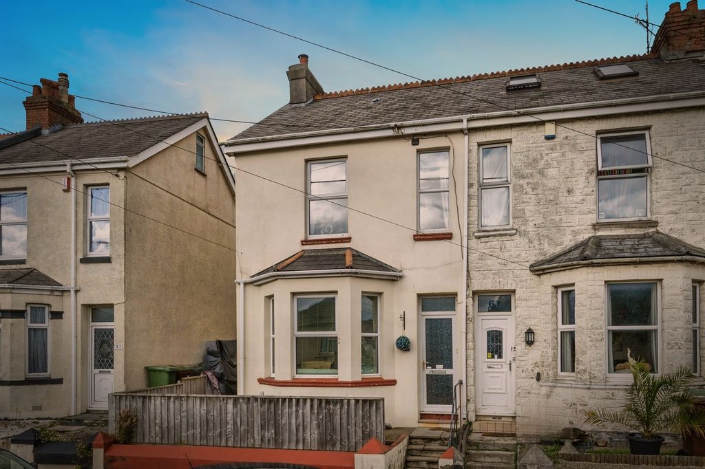 Property photo 2 of 18