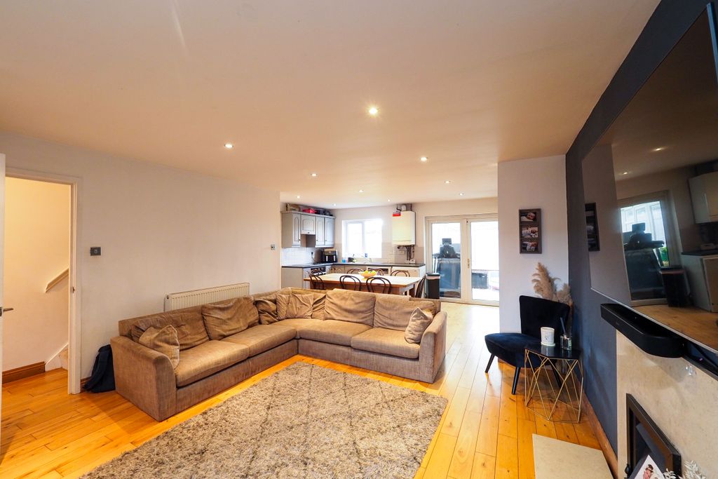 Property photo 3 of 24 Img_3265