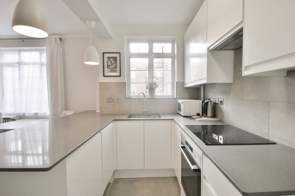 Property photo 1 of 13 Photo 10