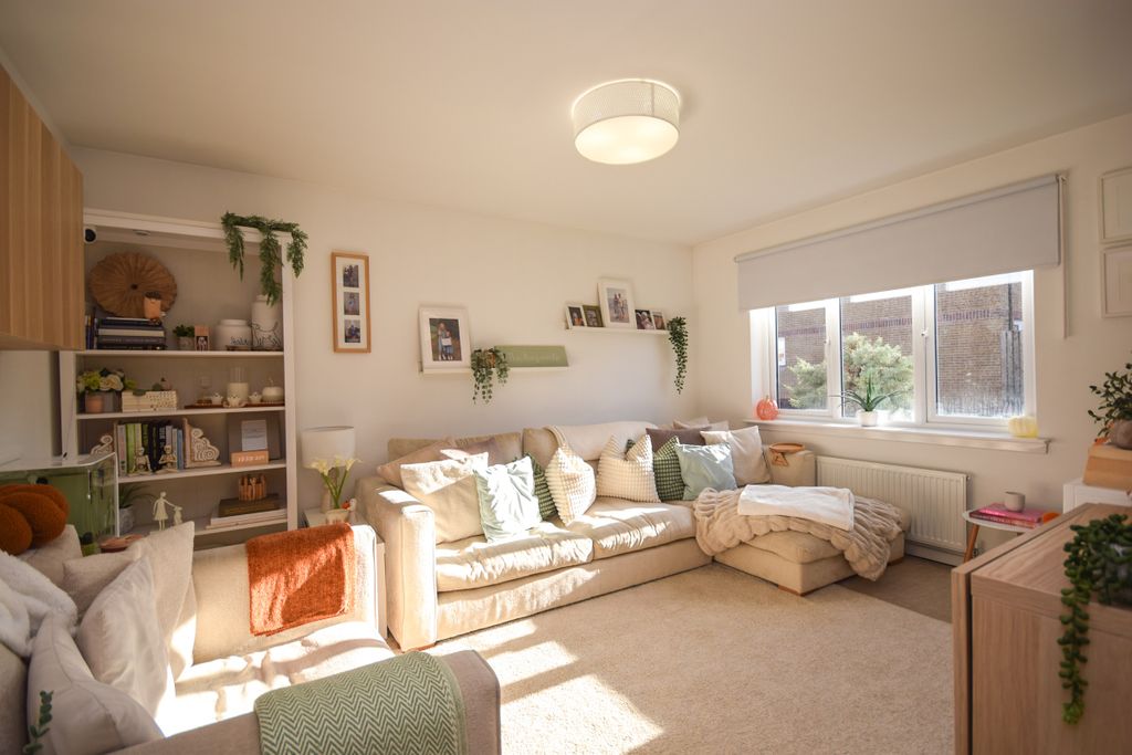 Property photo 3 of 25