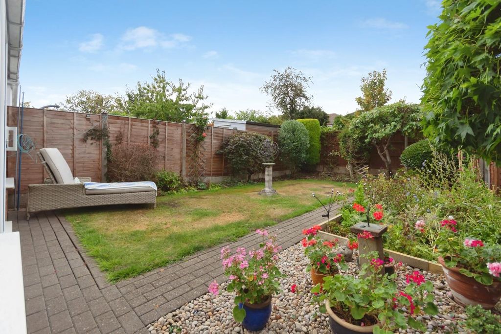 Property photo 3 of 26 Garden