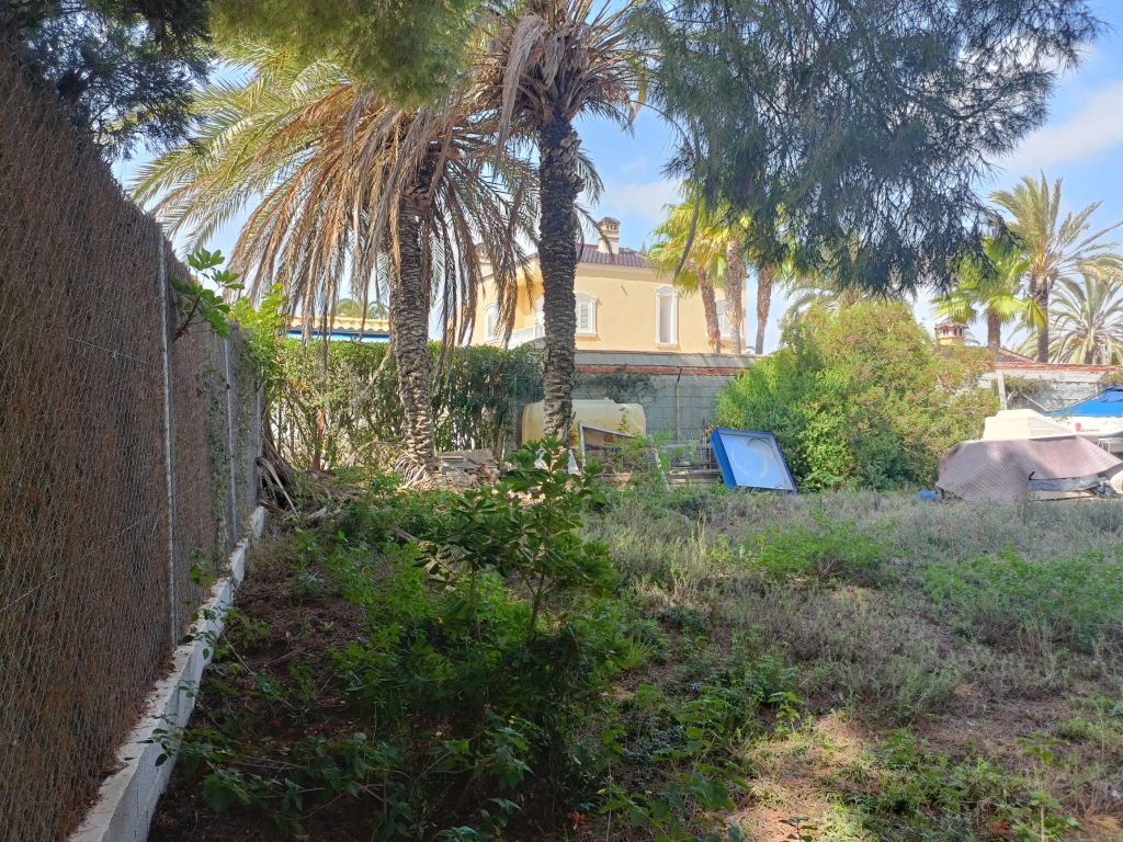 Property photo 2 of 12