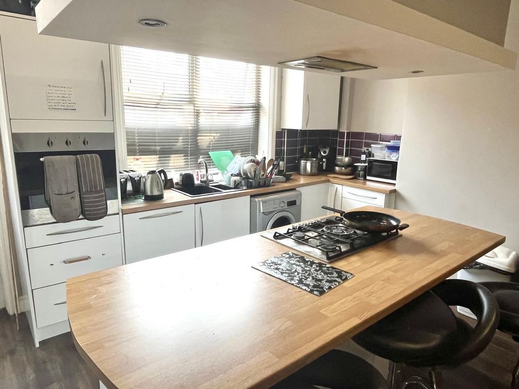 Property photo 1 of 4