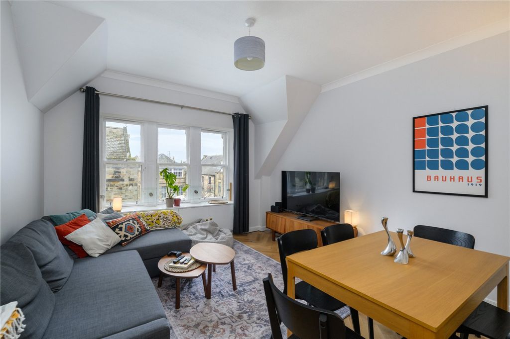 Property photo 3 of 17 Sitting/Dining Room