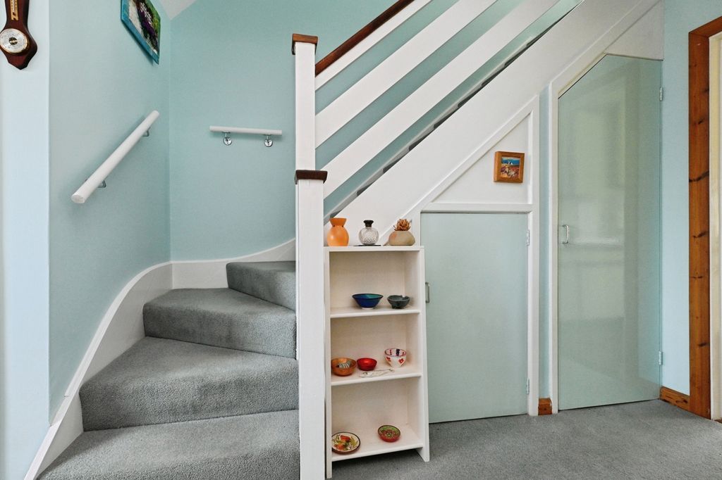 Property photo 2 of 17 Photo