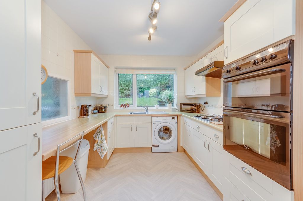 Property photo 2 of 23