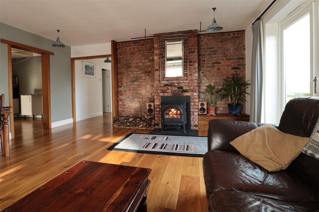 Property photo 2 of 33 Harvesters -9412.Jpg