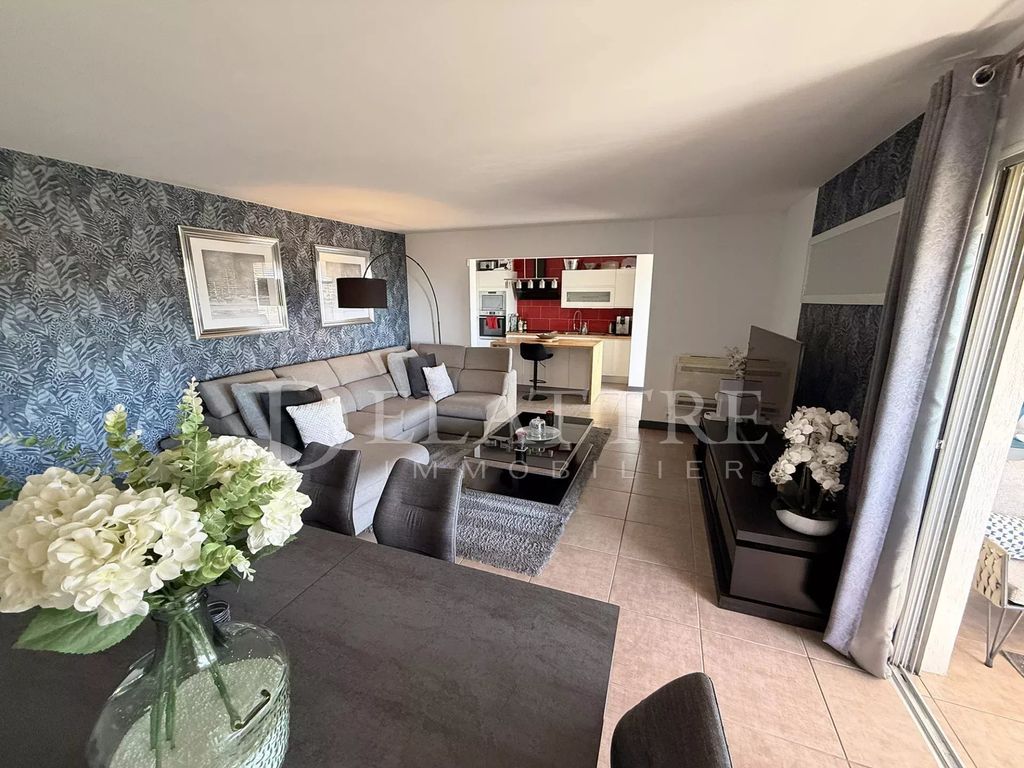 Property photo 1 of 10 A Real Find : Spacious 3-Room Apartment With 2 Terraces And Sea And Mountain Views.