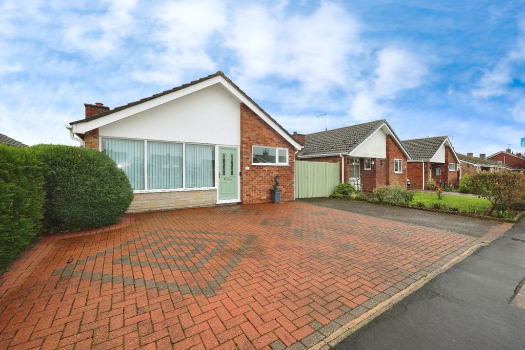 Property photo 1 of 17 4816390