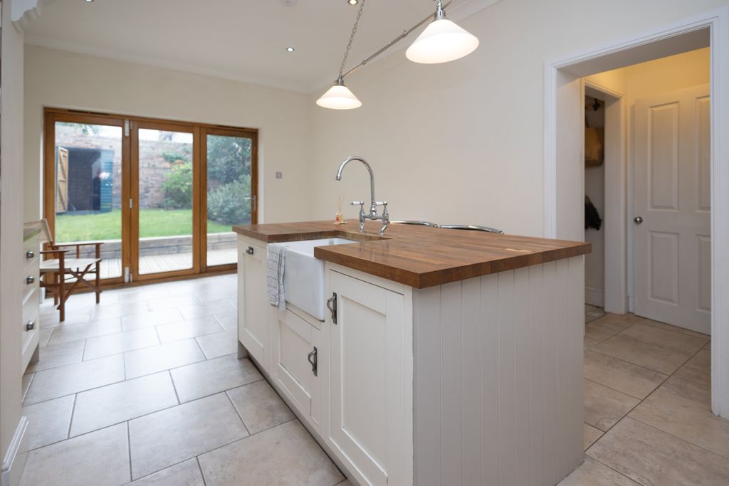 Property photo 1 of 20 Kitchen Island