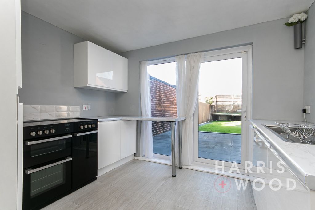 Property photo 2 of 22 4671872