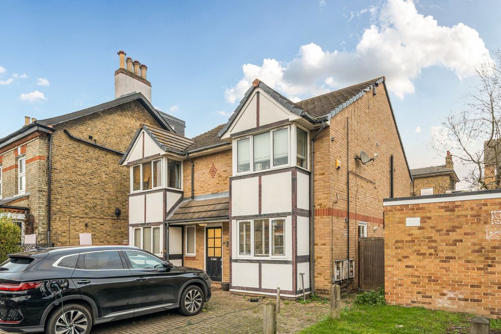 Property photo 2 of 18 External