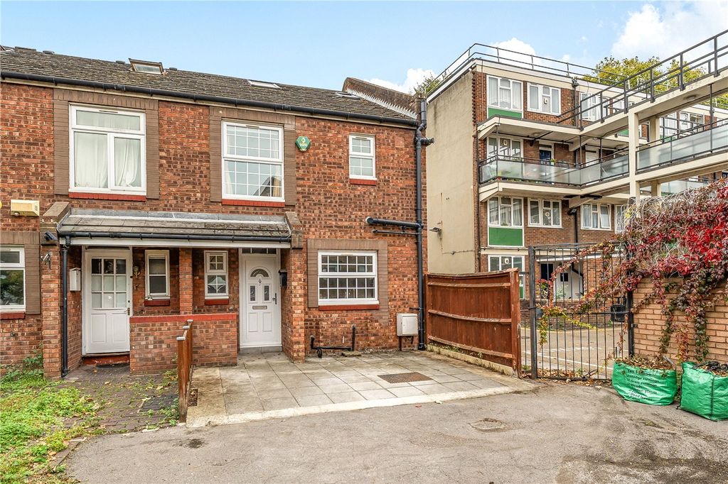 Property photo 2 of 23 Picture No. 14