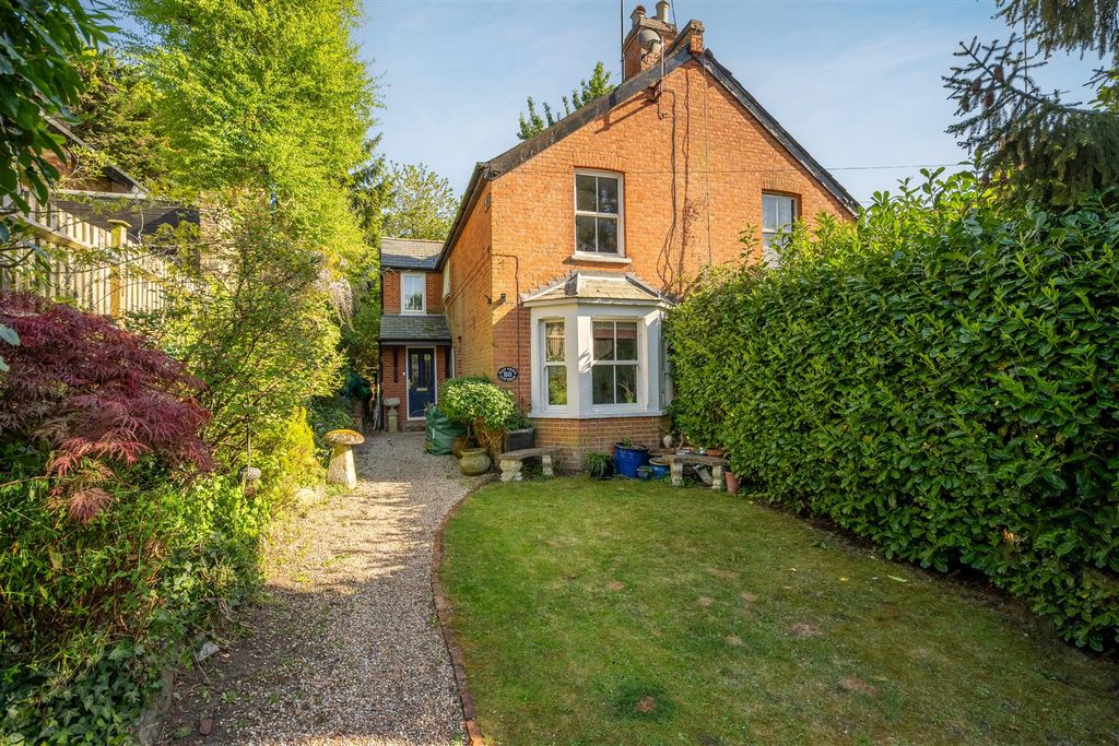 Property photo 1 of 9