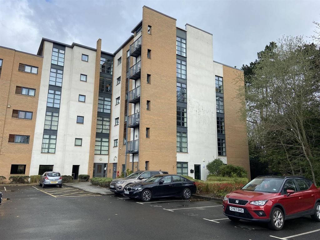 Property photo 1 of 21 External