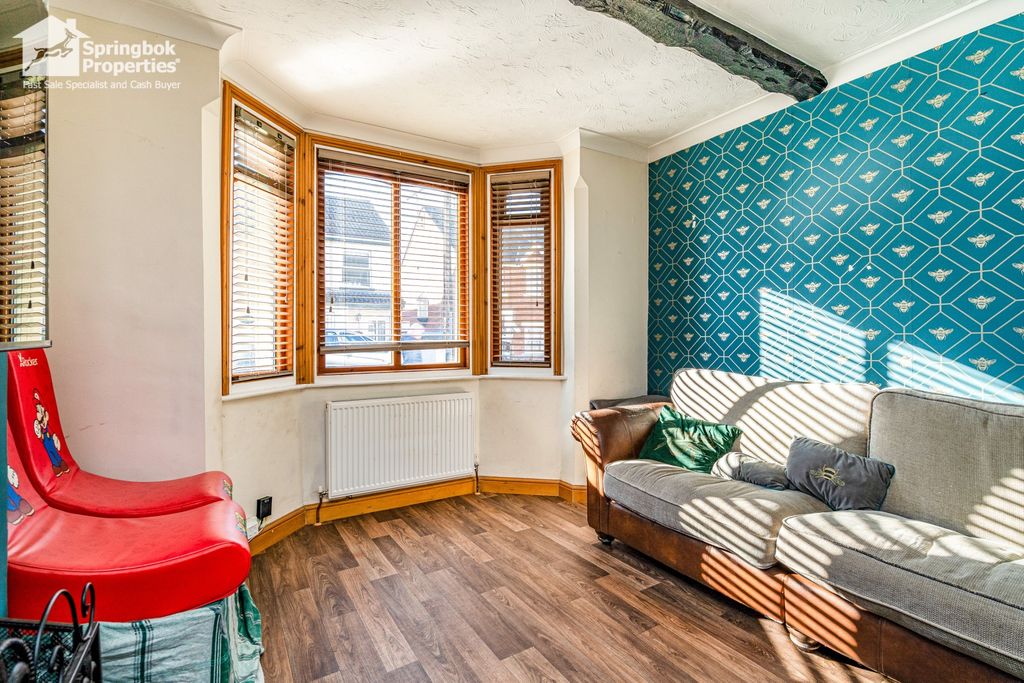 Property photo 3 of 19 Image 2