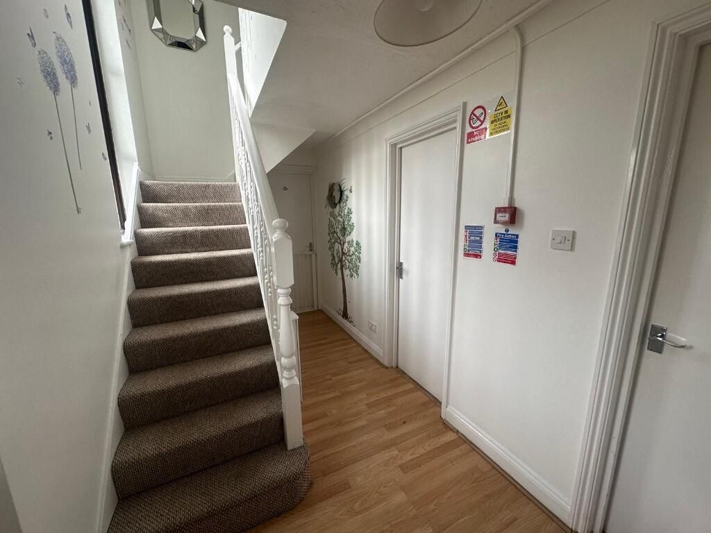 Property photo 2 of 10 Room