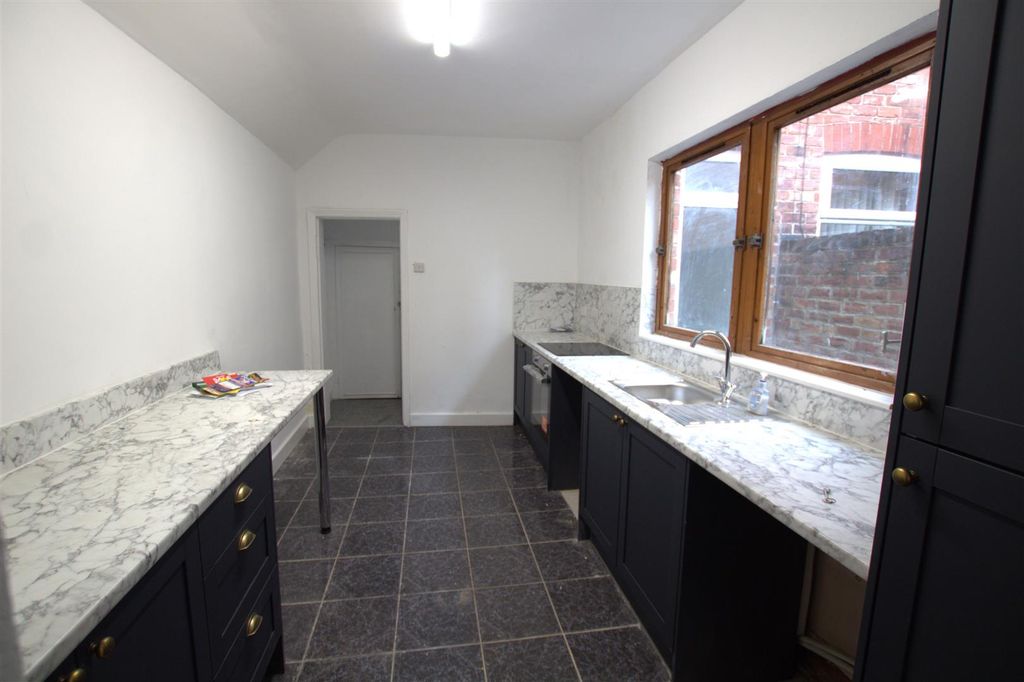 Property photo 2 of 16 Kitchen 2.Jpg