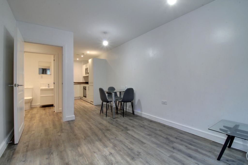 Property photo 2 of 11 Img_7561-Img_7563