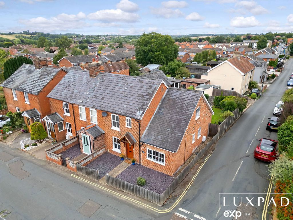 Property photo 2 of 26