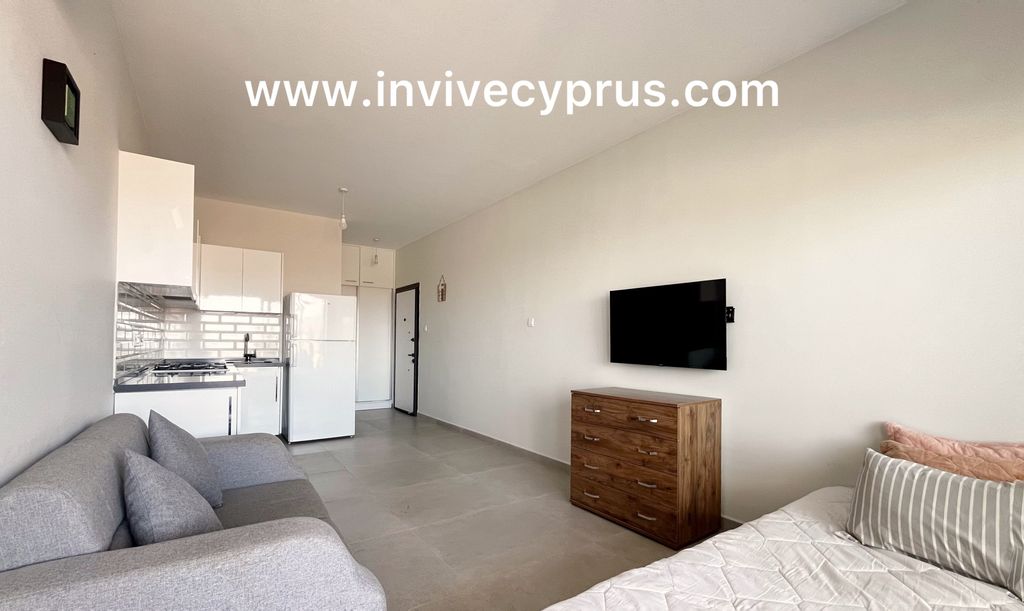 Property photo 2 of 35